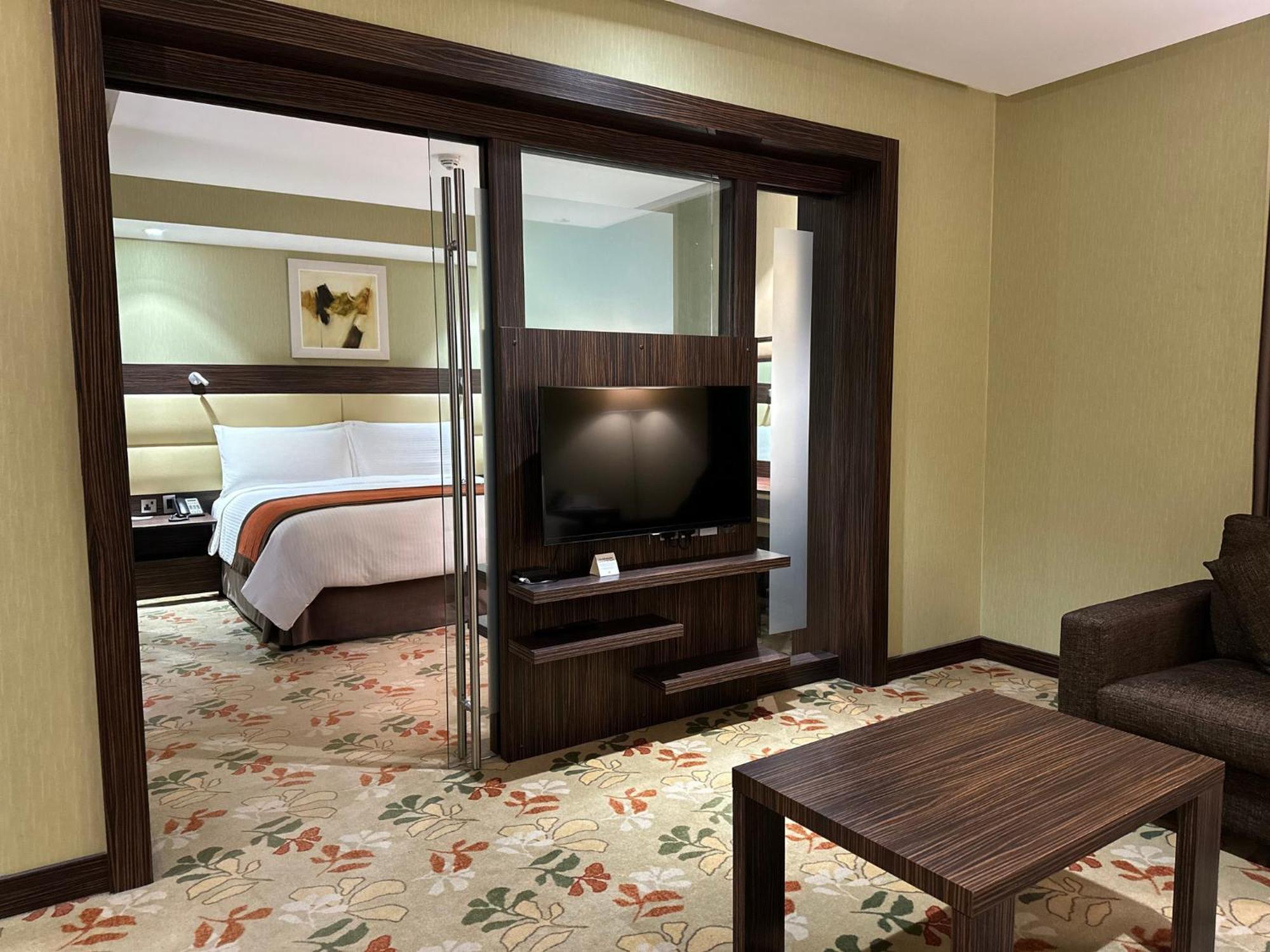 Crowne Plaza Kuwait Al Thuraya City By Ihg Kuveyt Dış mekan fotoğraf