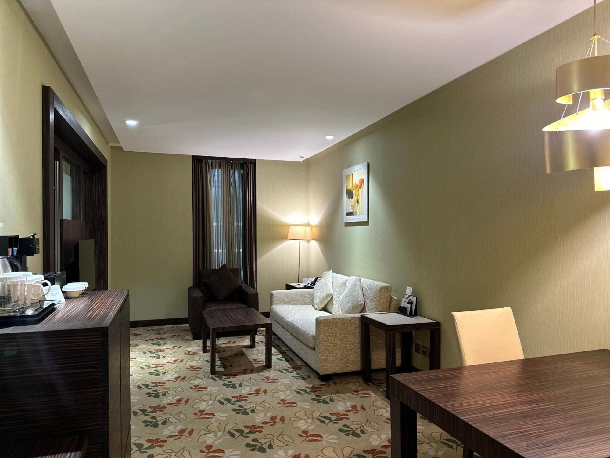 Crowne Plaza Kuwait Al Thuraya City By Ihg Kuveyt Dış mekan fotoğraf