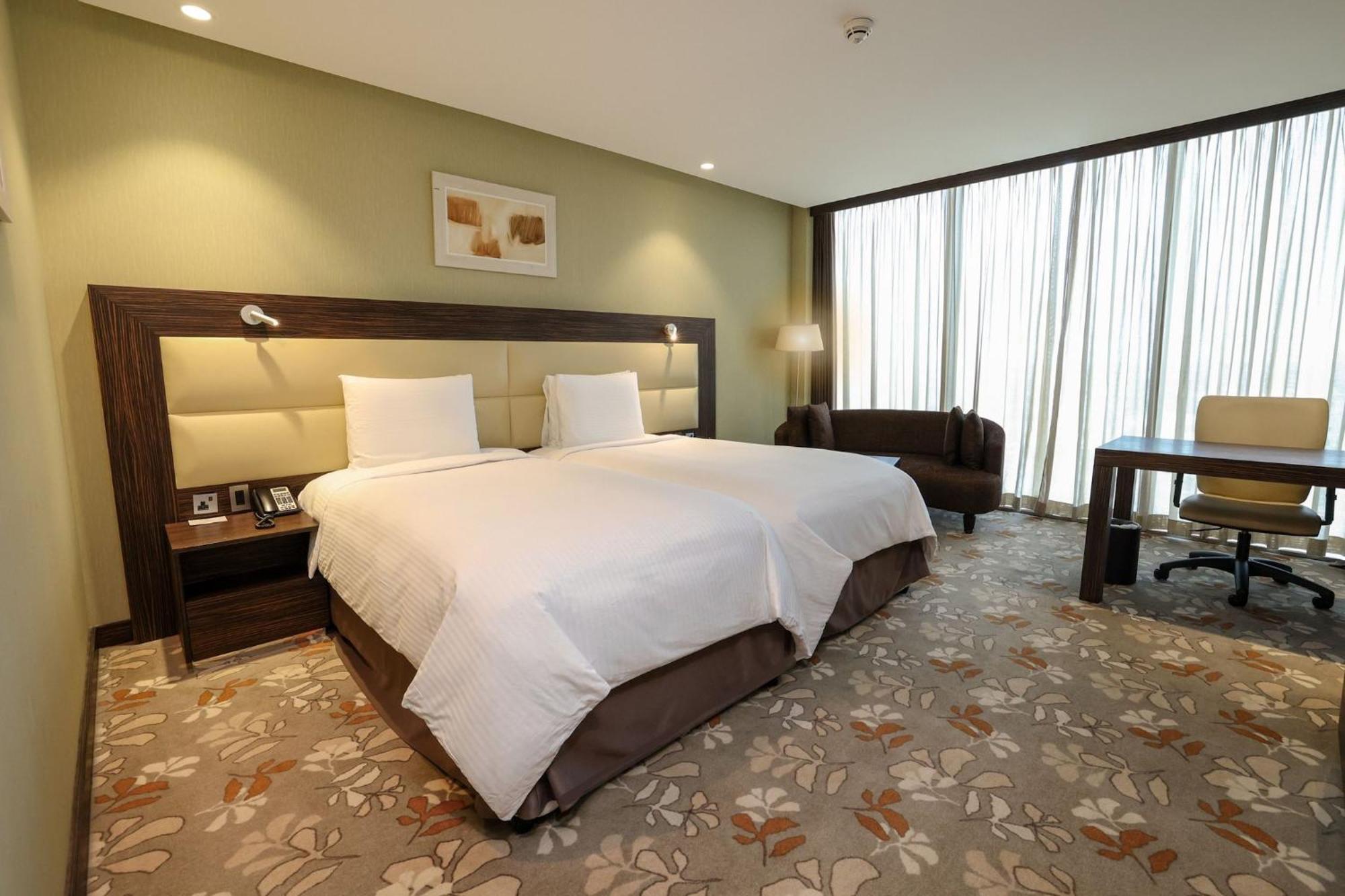 Crowne Plaza Kuwait Al Thuraya City By Ihg Kuveyt Dış mekan fotoğraf