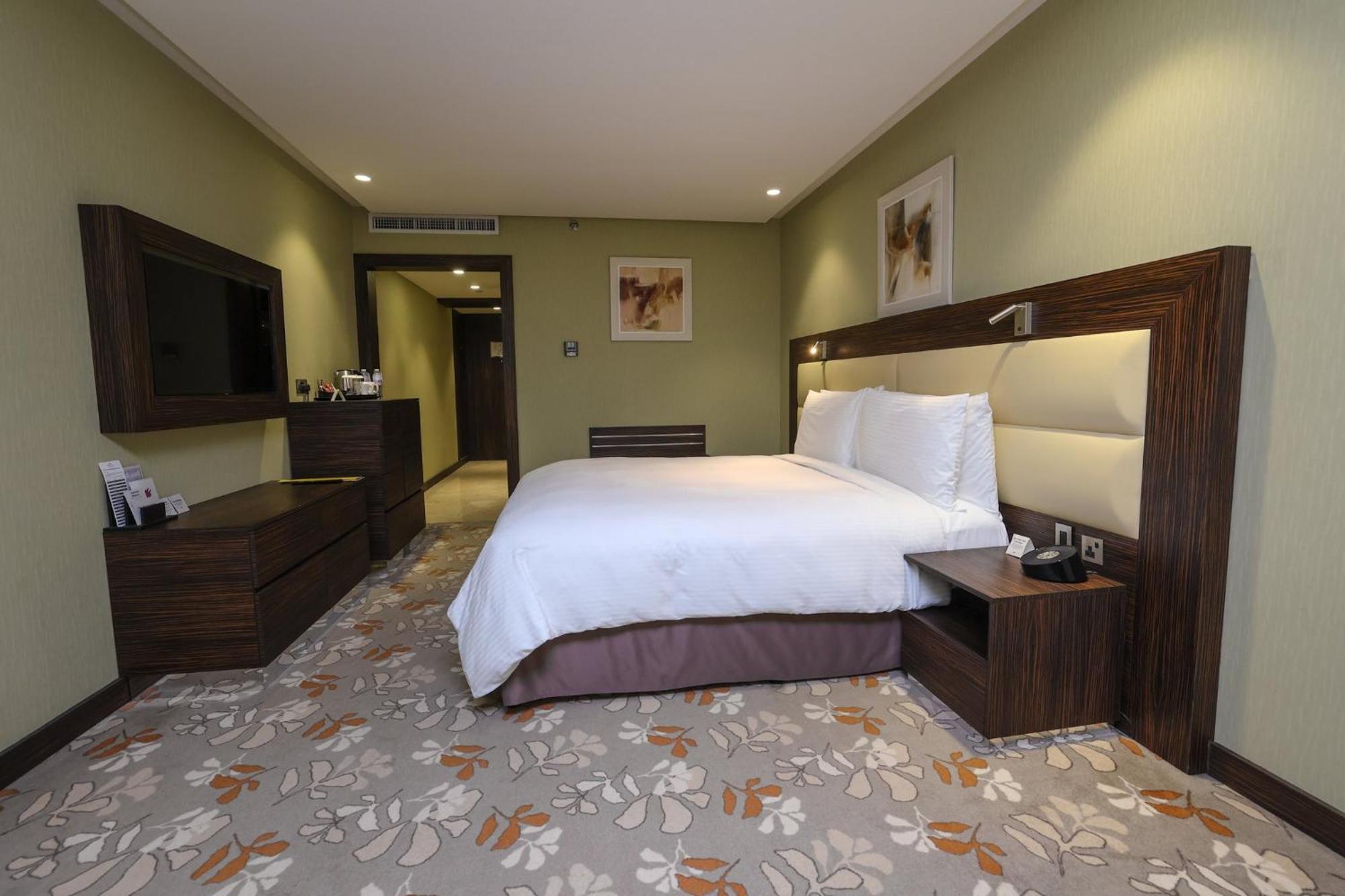 Crowne Plaza Kuwait Al Thuraya City By Ihg Kuveyt Dış mekan fotoğraf