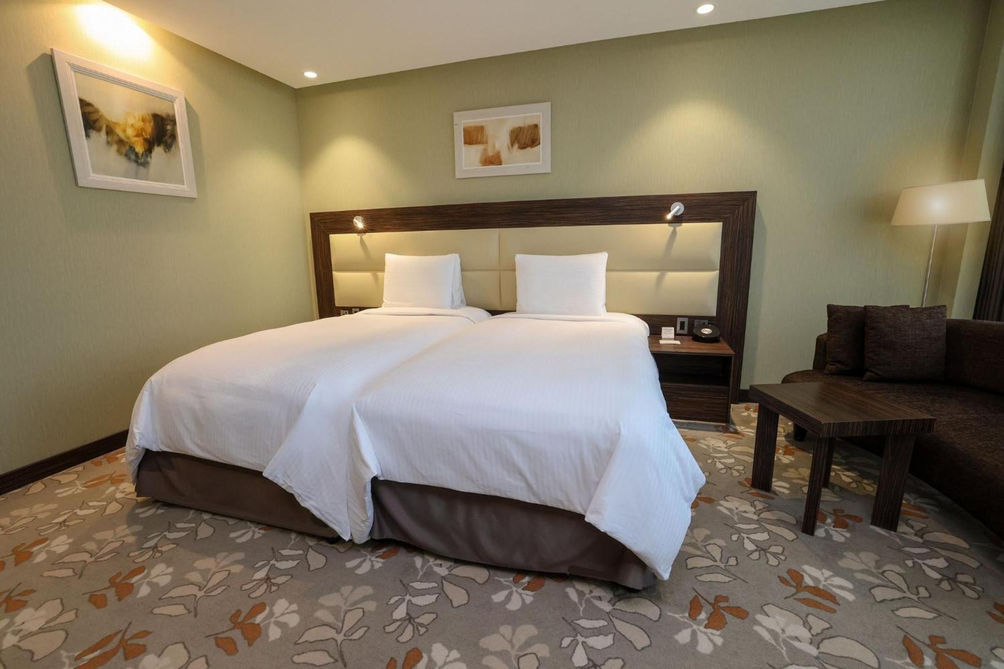 Crowne Plaza Kuwait Al Thuraya City By Ihg Kuveyt Dış mekan fotoğraf