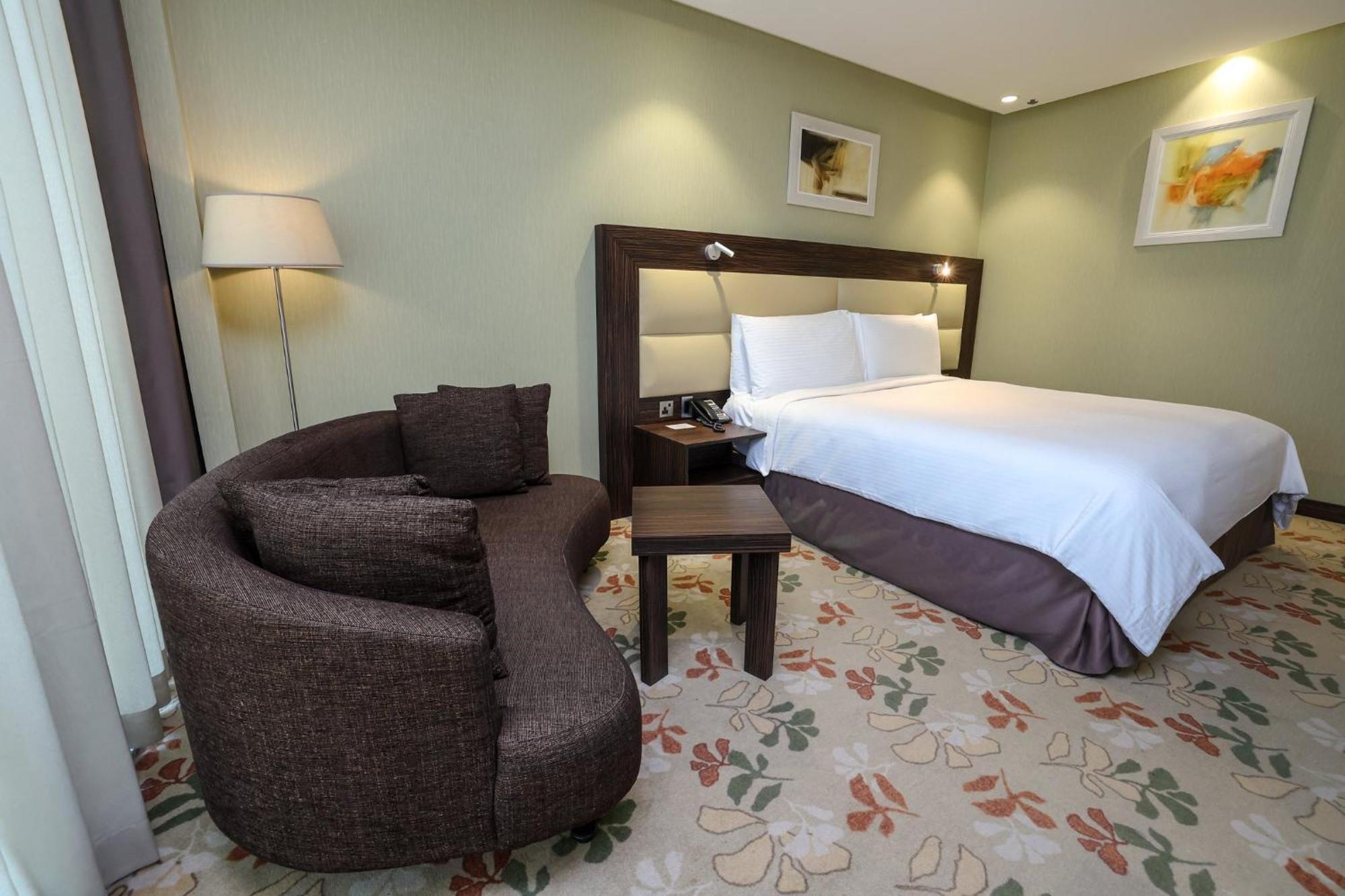 Crowne Plaza Kuwait Al Thuraya City By Ihg Kuveyt Dış mekan fotoğraf
