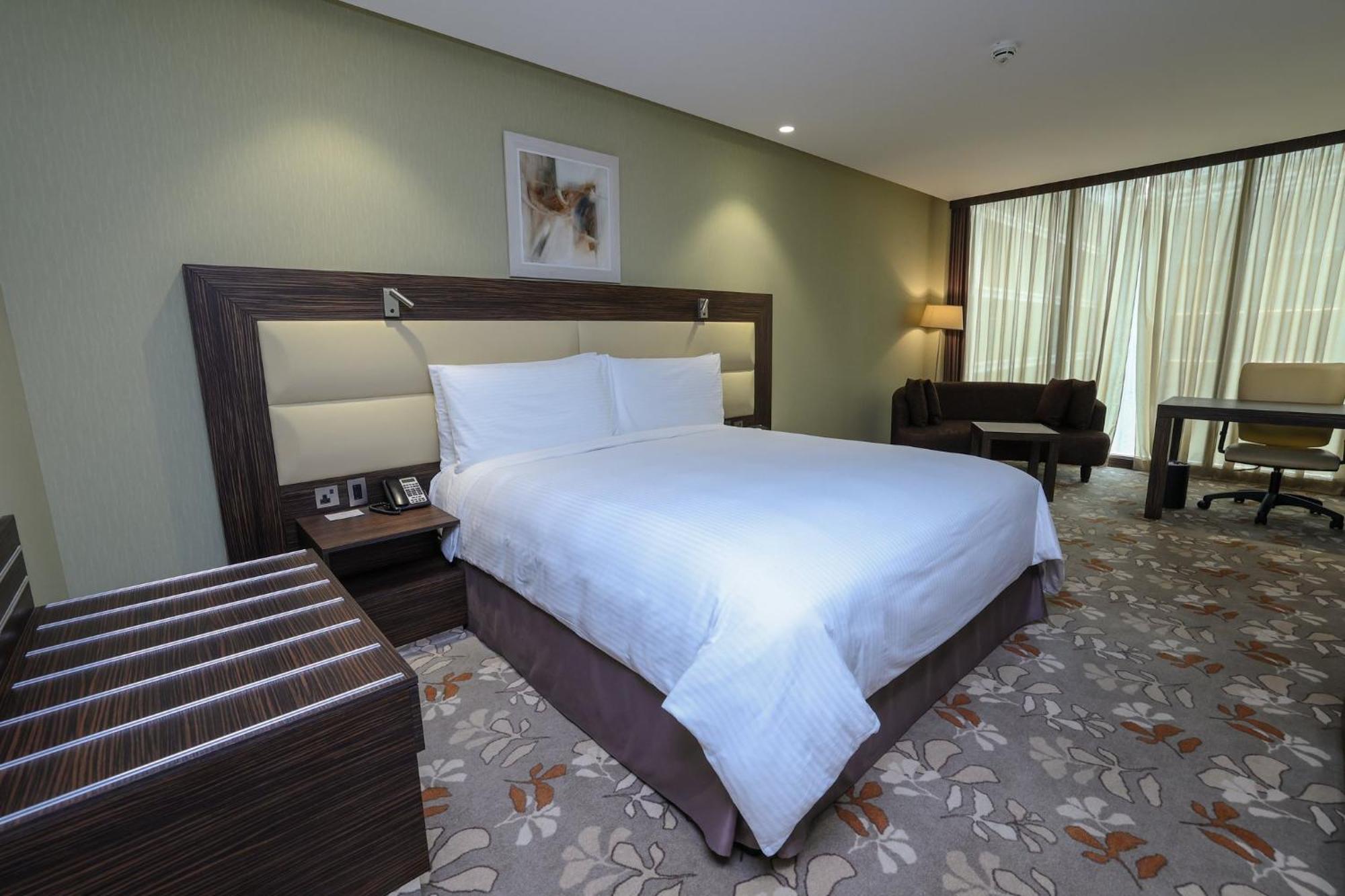 Crowne Plaza Kuwait Al Thuraya City By Ihg Kuveyt Dış mekan fotoğraf
